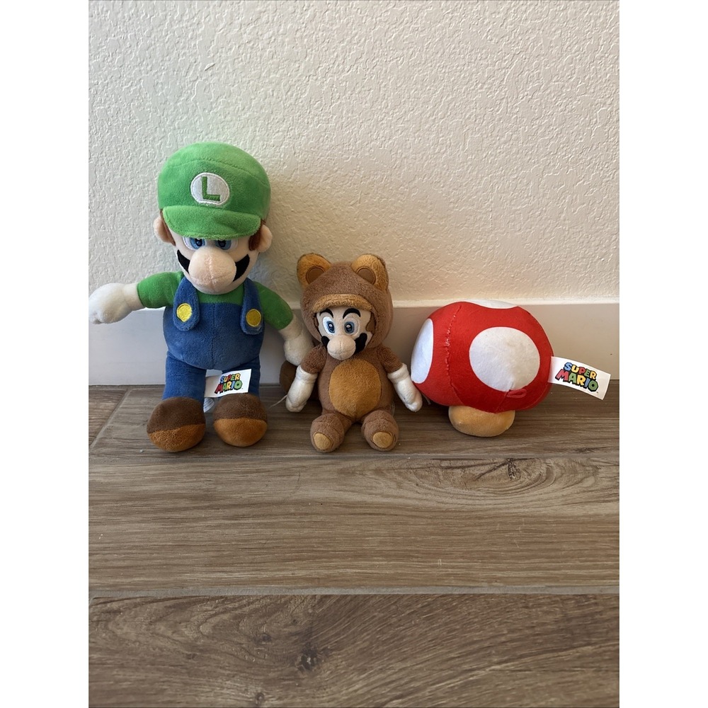 Super Mario Bros. 9" Brown Raccoon Tanooki Suit‎ Luigi 13" Mushroom Nintendo